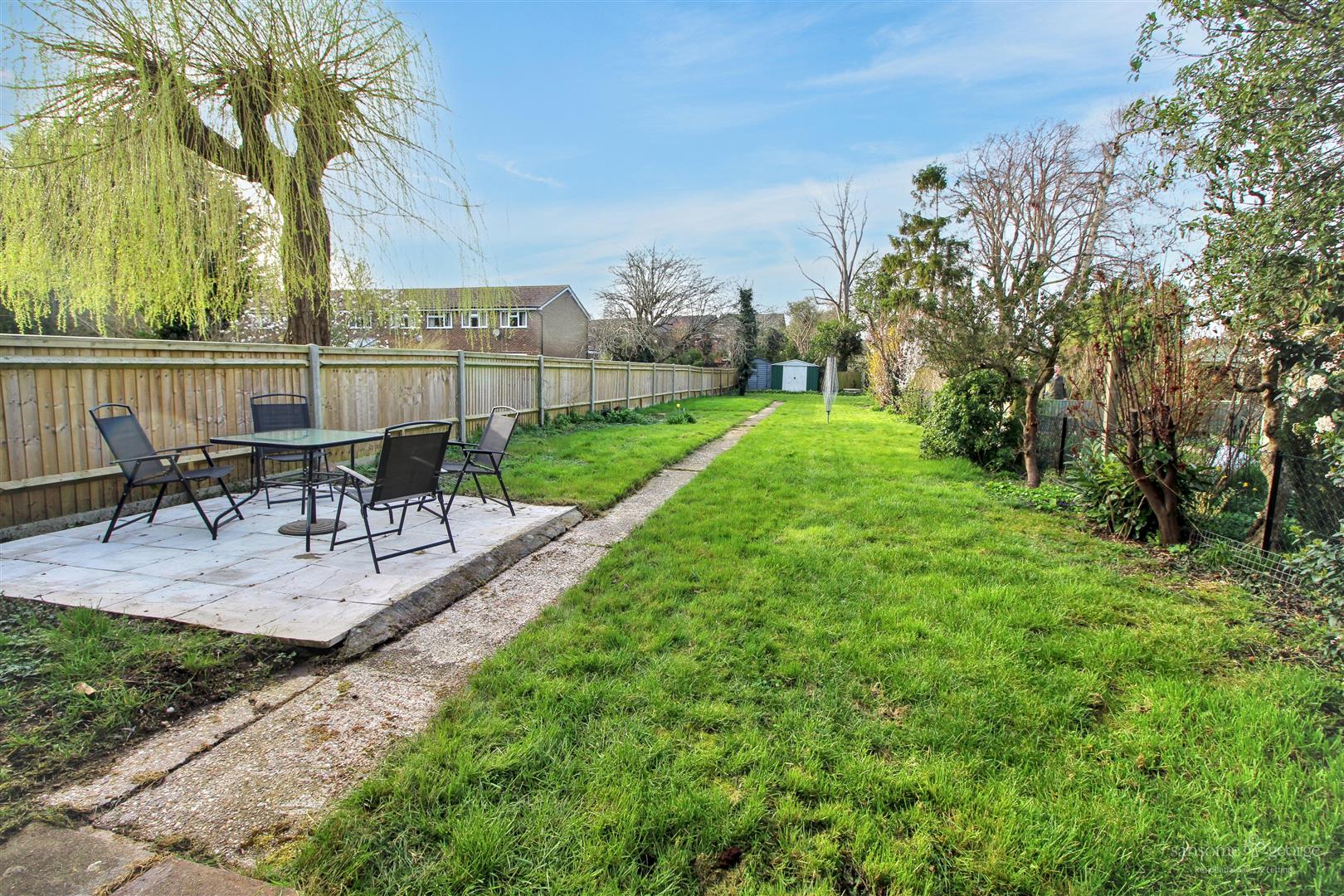 School Road, Tilehurst, Reading